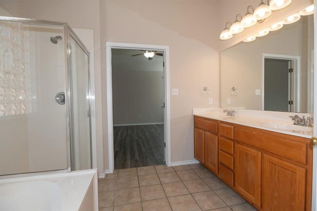 Building Photo - 1612 Melissa Oaks Ln