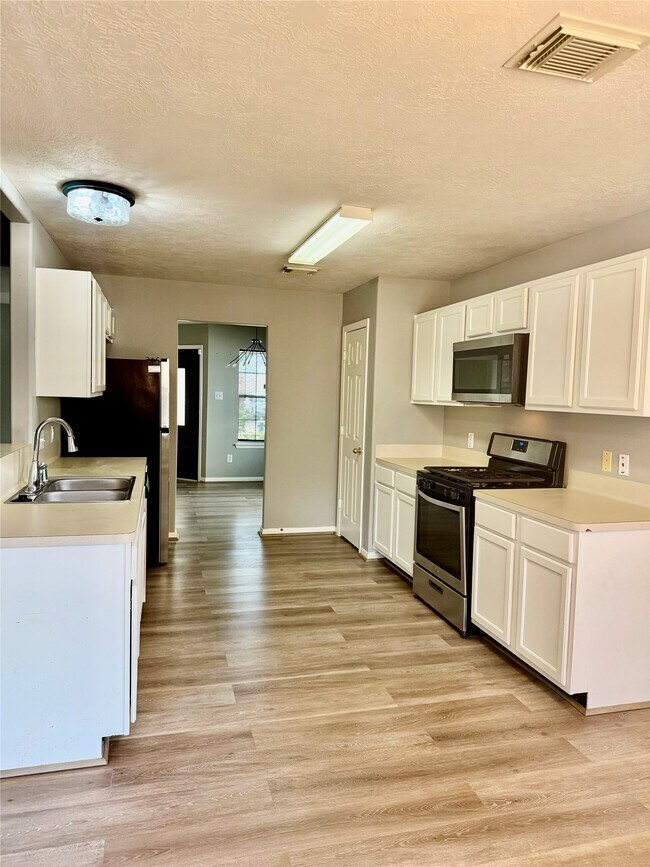 Building Photo - 6506 Beeston Hill Dr