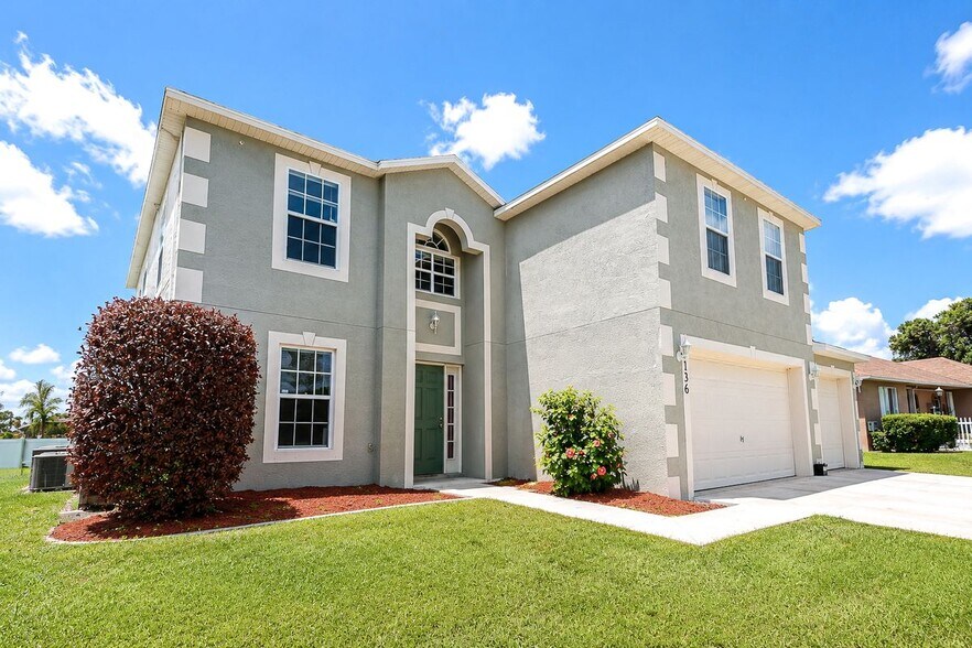 Building Photo - 6136 NW Gaylord Terrace