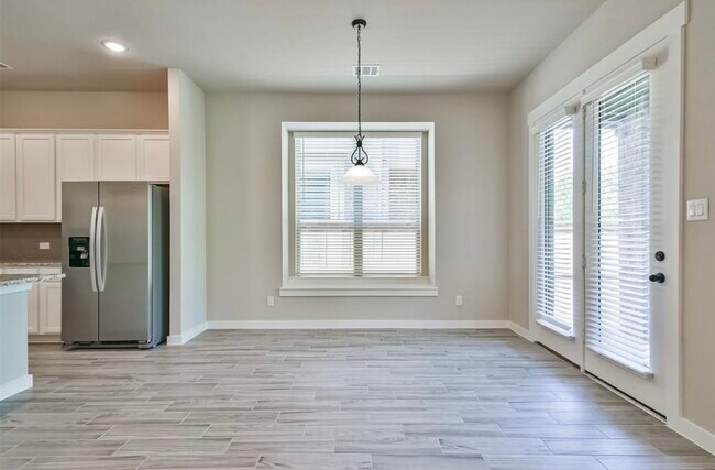 Building Photo - 10005 Red Beadtree Pl