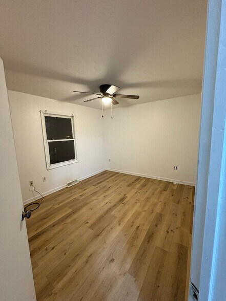 Building Photo - 304 S Keeneland Dr