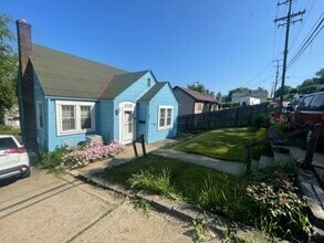 Building Photo - COMING SOON! HOME IS CURRENTLY OCCUPIED – ...