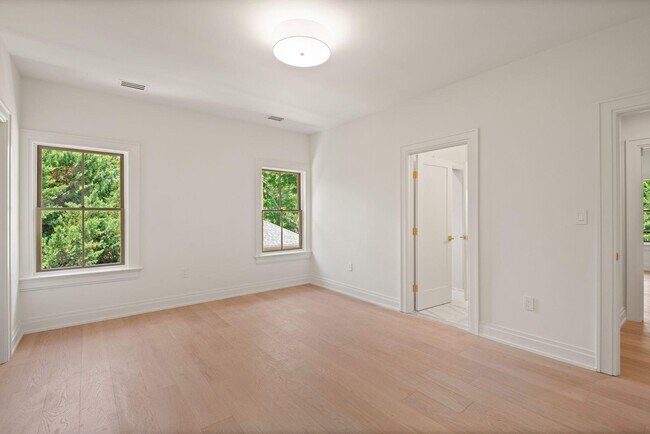 Building Photo - 5022 Cathedral Ave NW