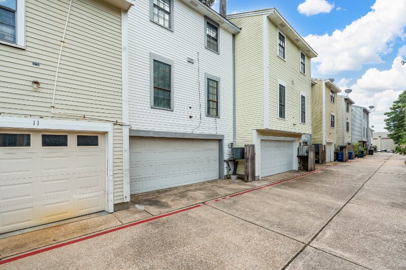 Building Photo - 2500 Centenary Blvd