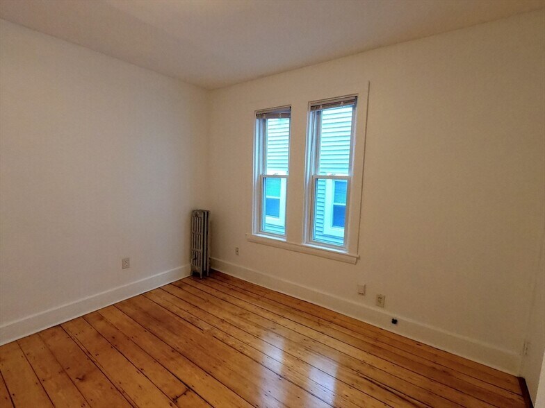 Building Photo - 90 Wenham St