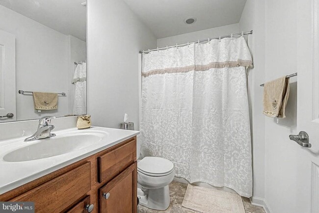 Building Photo - 9 Woodmere Avenue