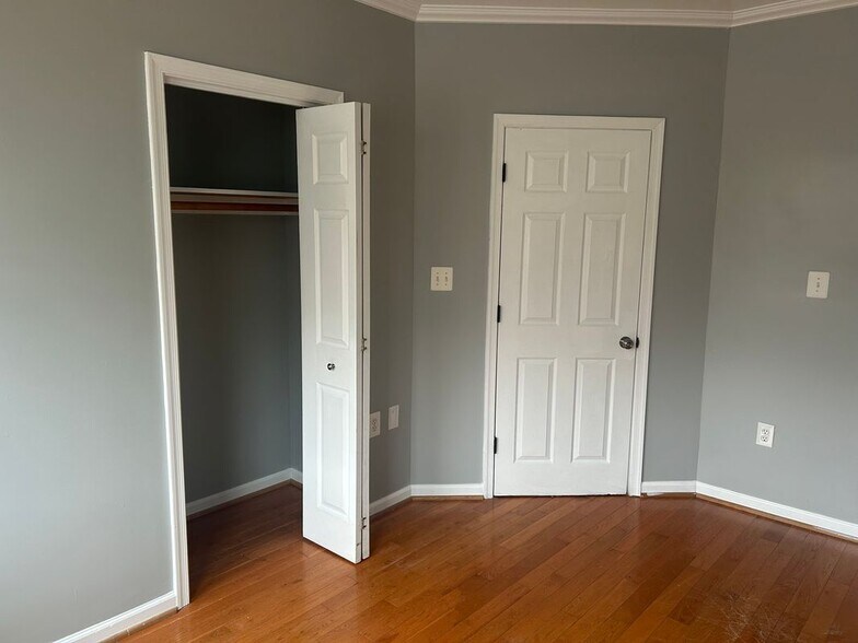 Building Photo - 1209 Madison St