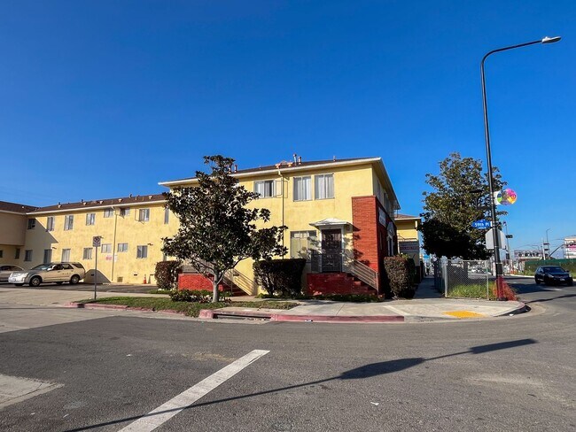Interior Photo - 5919-5925 Crenshaw Blvd