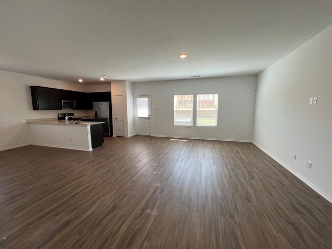 Building Photo - 300 Geode Glen