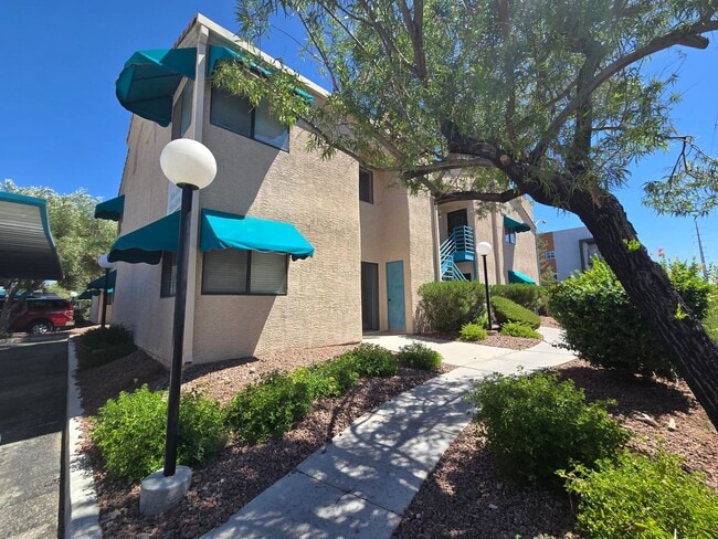 Primary Photo - Charming 2-Bedroom Condo in Gated Communit...