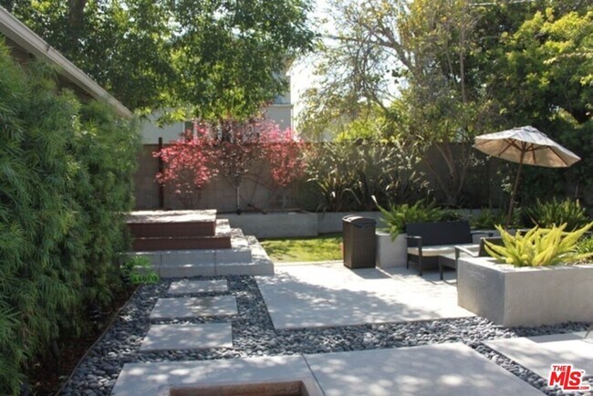 Building Photo - 7311 Dunfield Ave