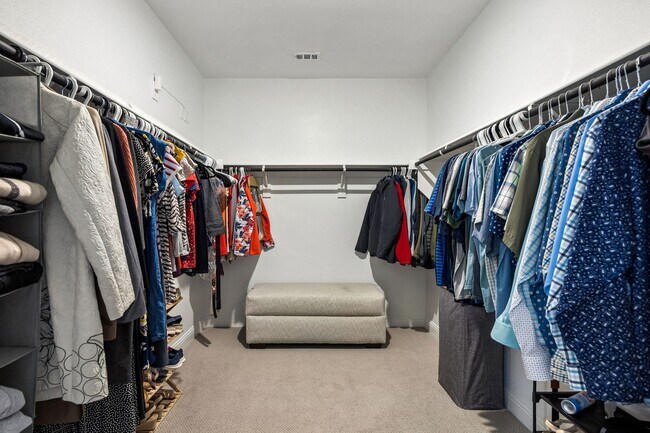 Building Photo - 1107 Emberwood Dr