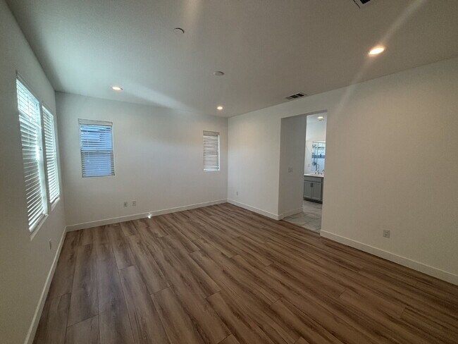 Building Photo - McKinley Village Two Story 3