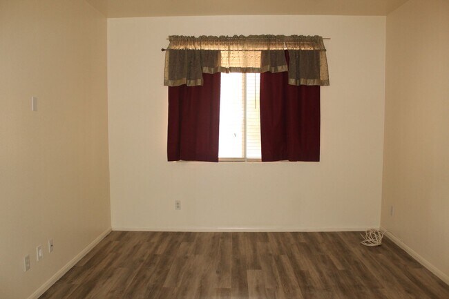 Building Photo - Beautiful 3 bedroom home in Southern Highl...