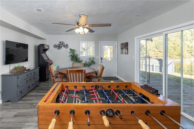 Building Photo - 12 Itetbury Ln