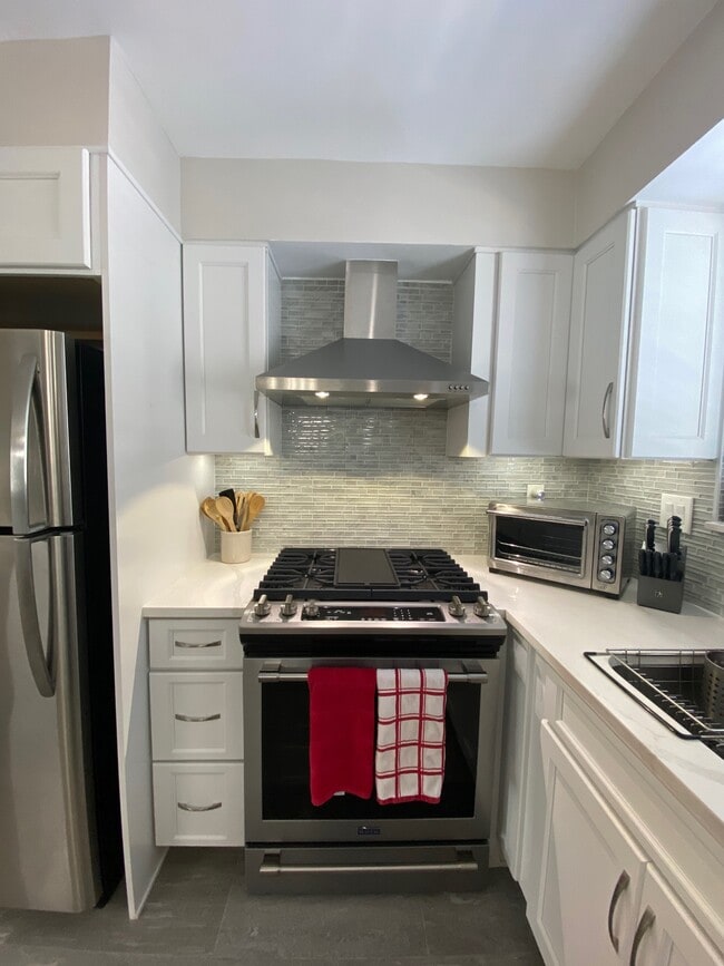 Building Photo - 5307 Pooks Hill Rd