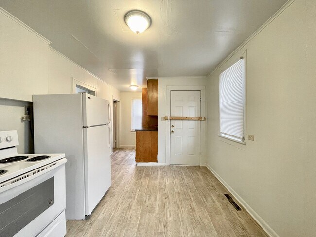 Building Photo - 1471 Hoyt St