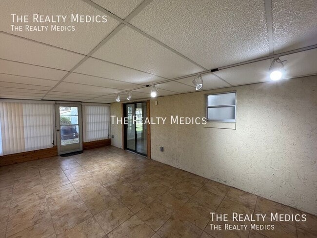 Building Photo - 218 Temple Cir