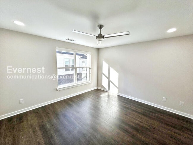 Building Photo - 301 Jeffries Wy