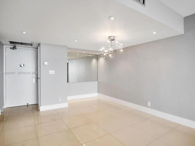 Building Photo - 20301 W Country Club Dr