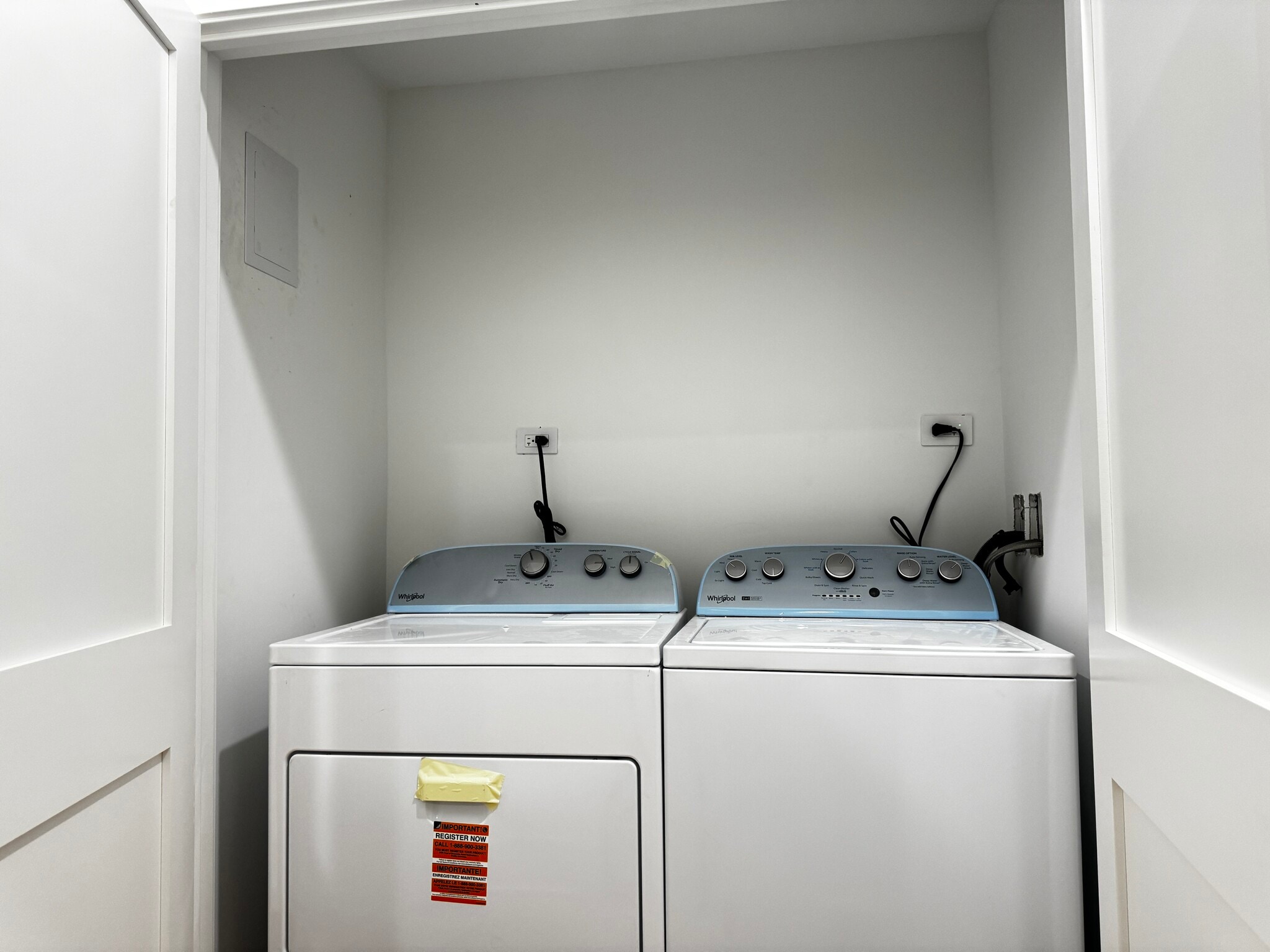 Building Photo - 2425 W Cortez St