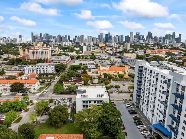 Building Photo - 32 NW 14th Ave