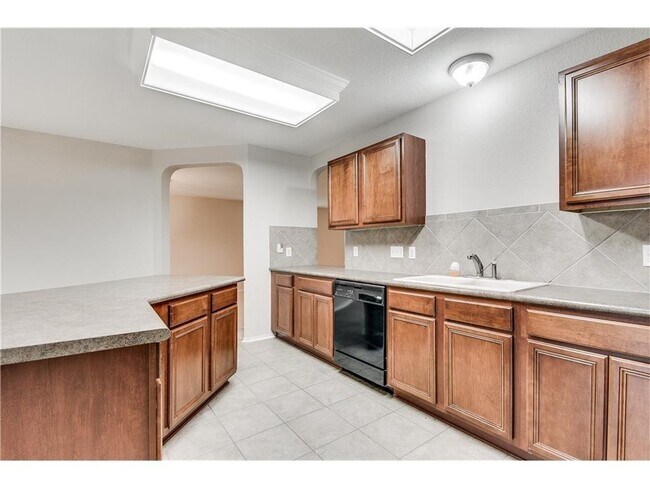 Building Photo - 524 Castebar Dr