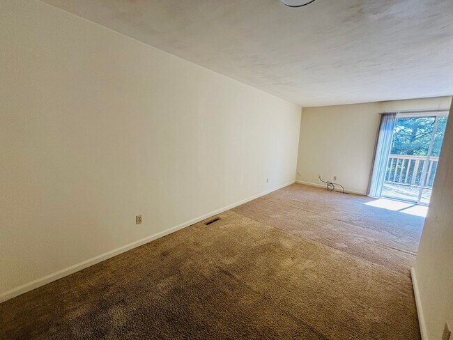 Building Photo - 2511 Ridge Rd