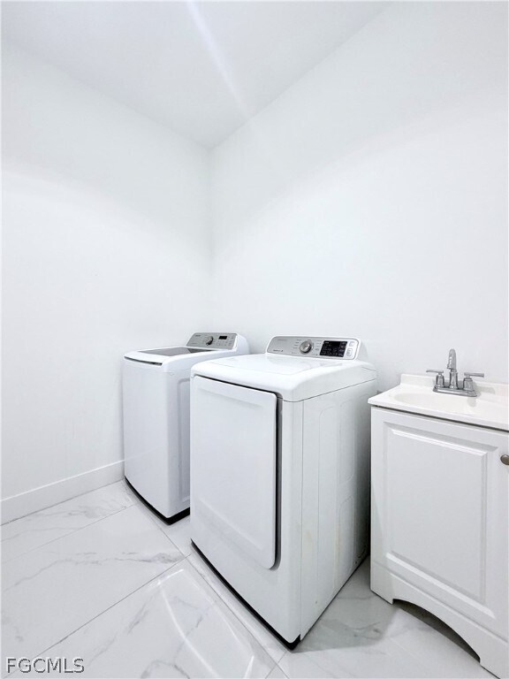 Building Photo - 312 Rosanna Ave