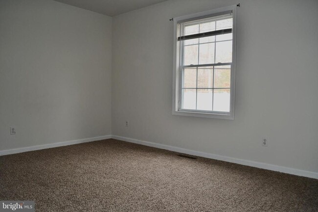 Building Photo - 200 Evelyndale Dr