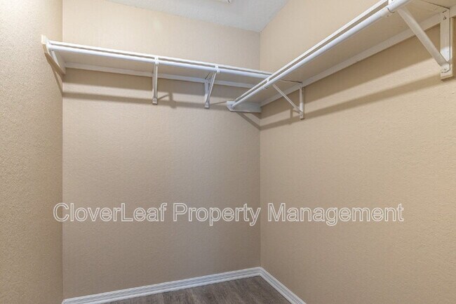 Building Photo - 3613 Candle Ridge Dr