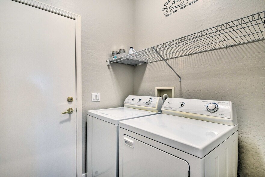 Building Photo - 15033 W Home Run Dr