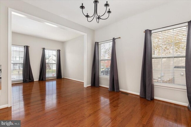 Building Photo - 18688 Potomac Station Dr