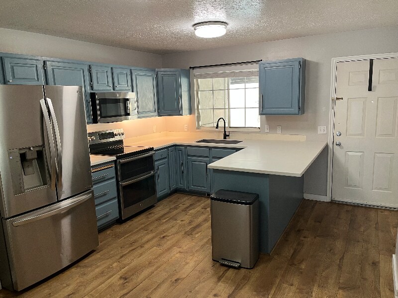 Building Photo - 573 E Main St