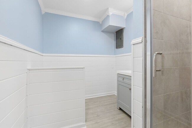 Building Photo - 29 Adriatic Ave