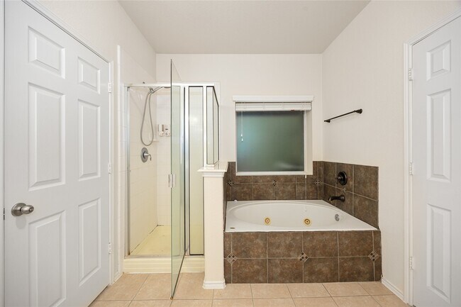 Building Photo - 21327 Colton Cove Dr