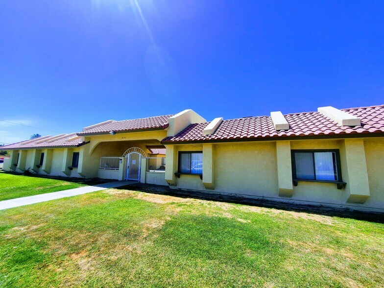 Primary Photo - 82145 Valencia Ave