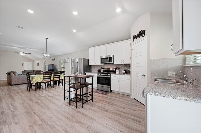 Building Photo - 6930 Scarlet Sagebrush St