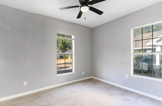 Building Photo - Affordable 4BD/2.5BA house!