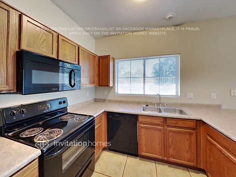 Building Photo - 2218 S 64th Ln