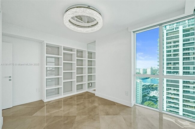 Building Photo - 101 S Fort Lauderdale Beach Blvd