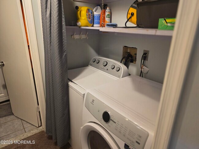 Building Photo - 421 Ibis Ct