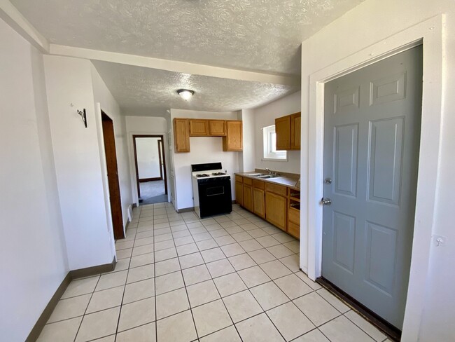 Building Photo - 987 Whittier Ave