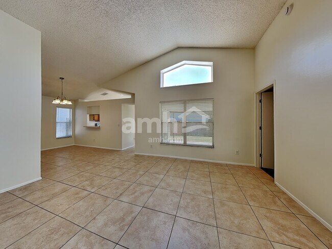 Building Photo - 96 Knights Hollow Dr