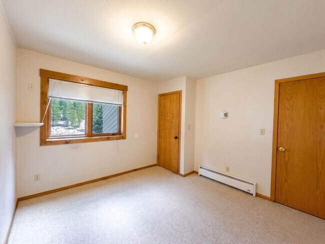Building Photo - 416 Fuller Placer Rd