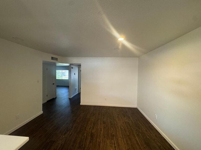 Building Photo - 8216 E Keim Dr