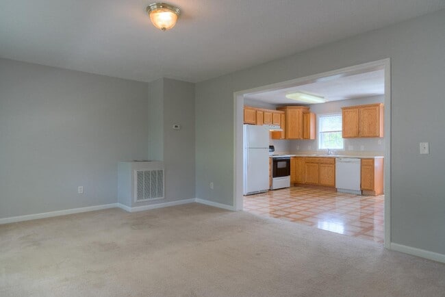 Building Photo - 3326 Yellow Sulphur Rd