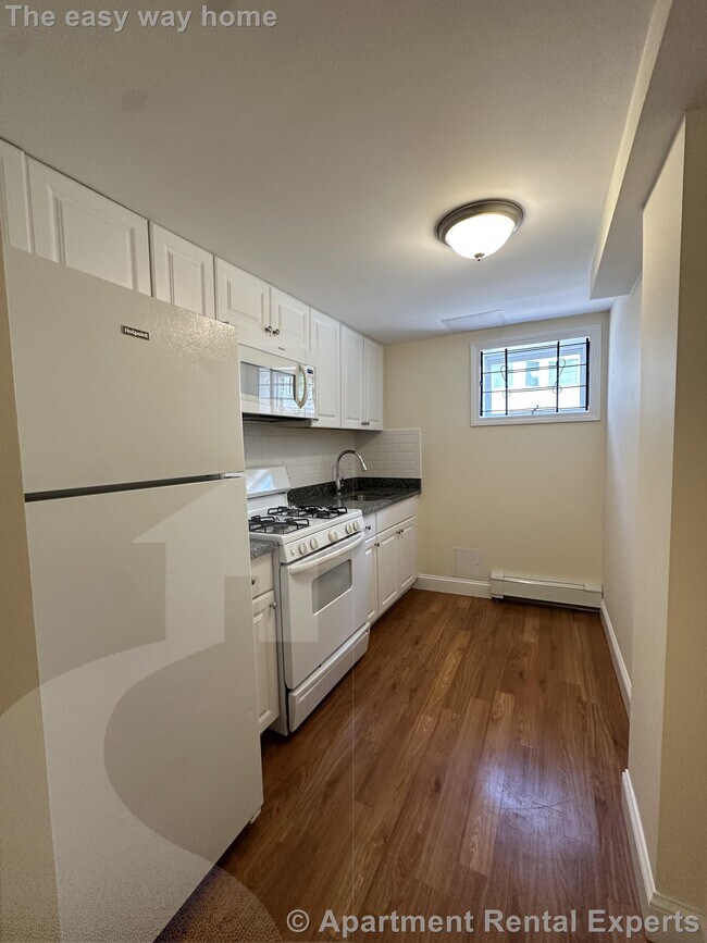 Building Photo - 381 Harvard St