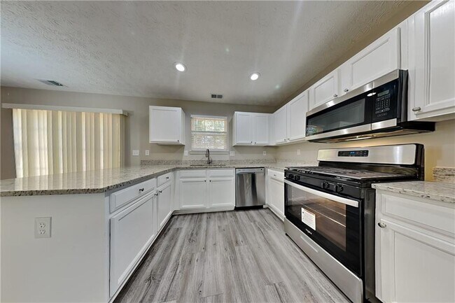 Building Photo - 578 Arbor Ridge Dr