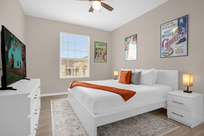Building Photo - 2307 Silver Palm Dr